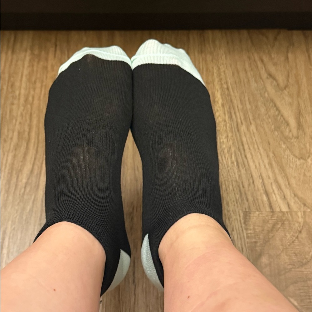 Woman’s Black and Teal Ankle Socks